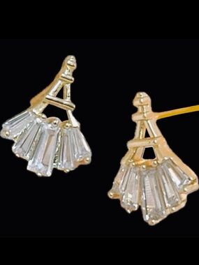 “Eiffel Tower” Paris France Parisian Gold Clear Crystal Travel Memento Earrings